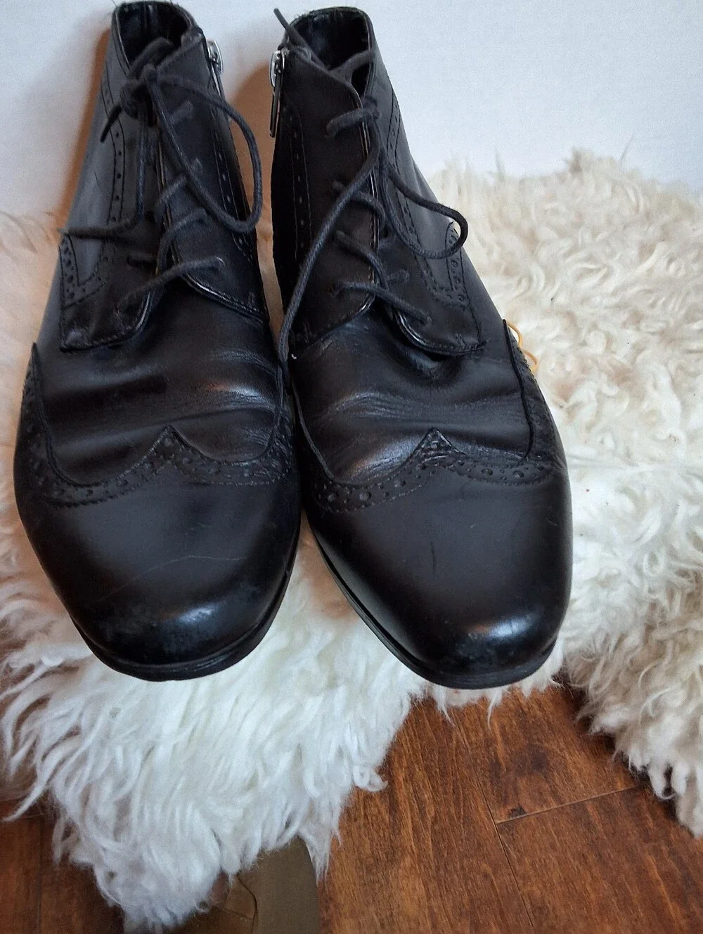 GUESS Men’s 8.5 Black Leather Wingtip Brogue Ankle Boots Lace Up9 Zip